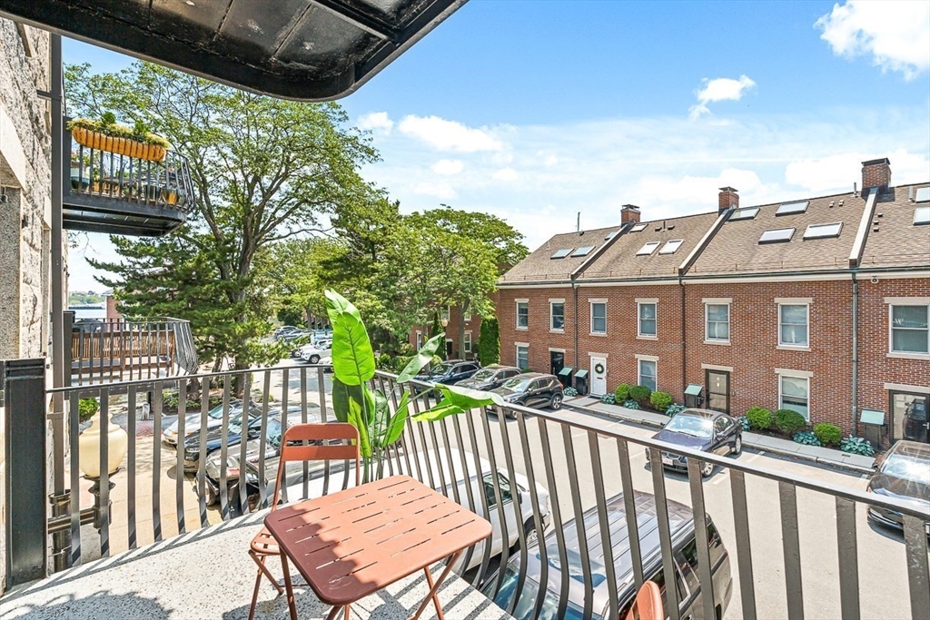 343 Commercial St # 212