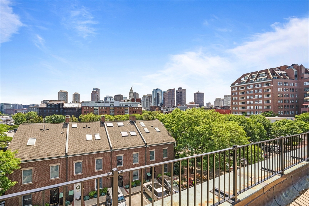 343 Commercial St # 212