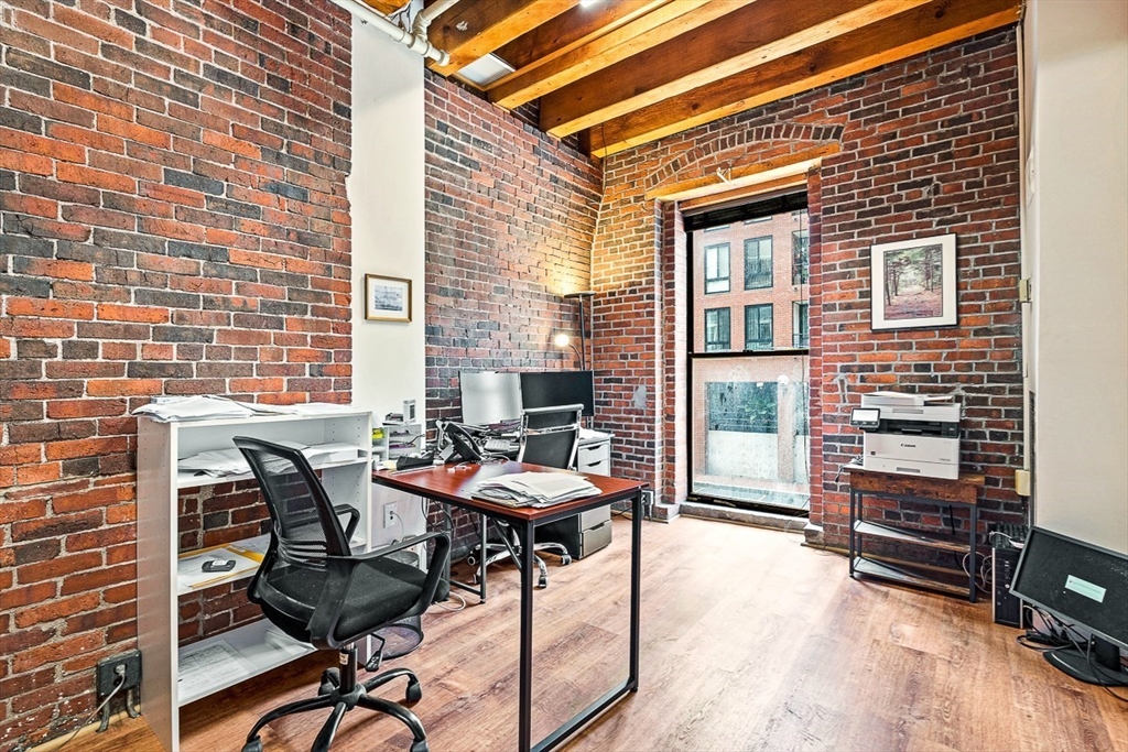 1 Commercial West
