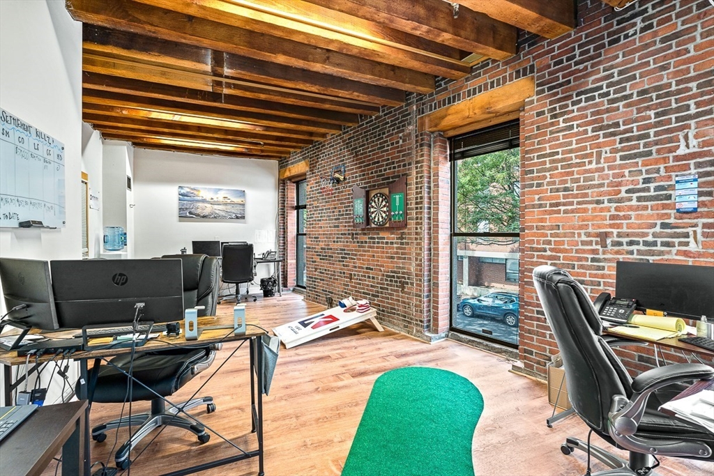 1 Commercial West