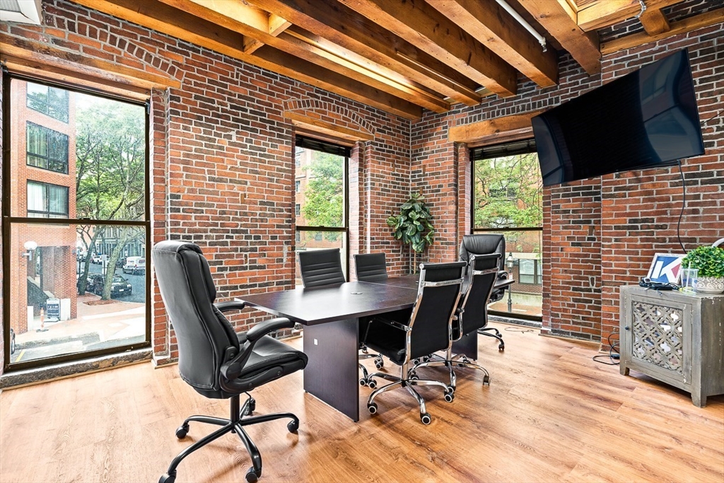 1 Commercial West