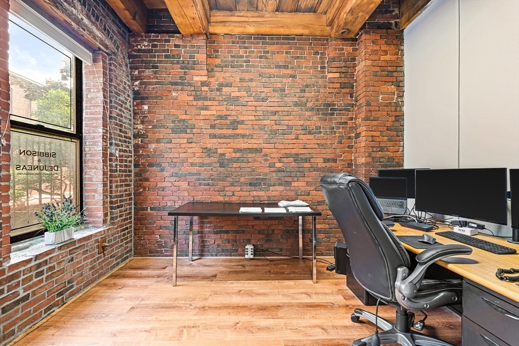 1 Commercial West