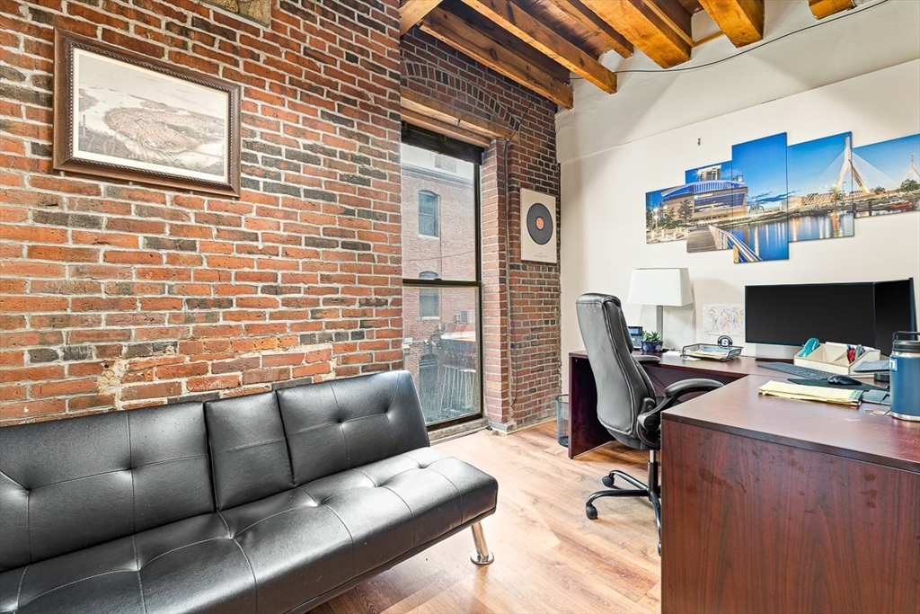 1 Commercial West