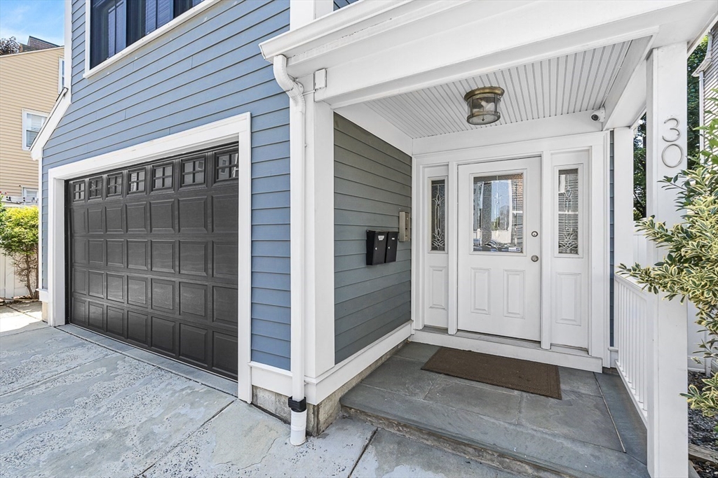 30 Middle St. # 2 Unit: 1-2
