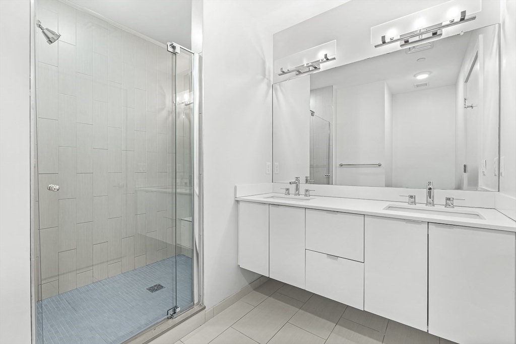121 Portland St Unit: PH3