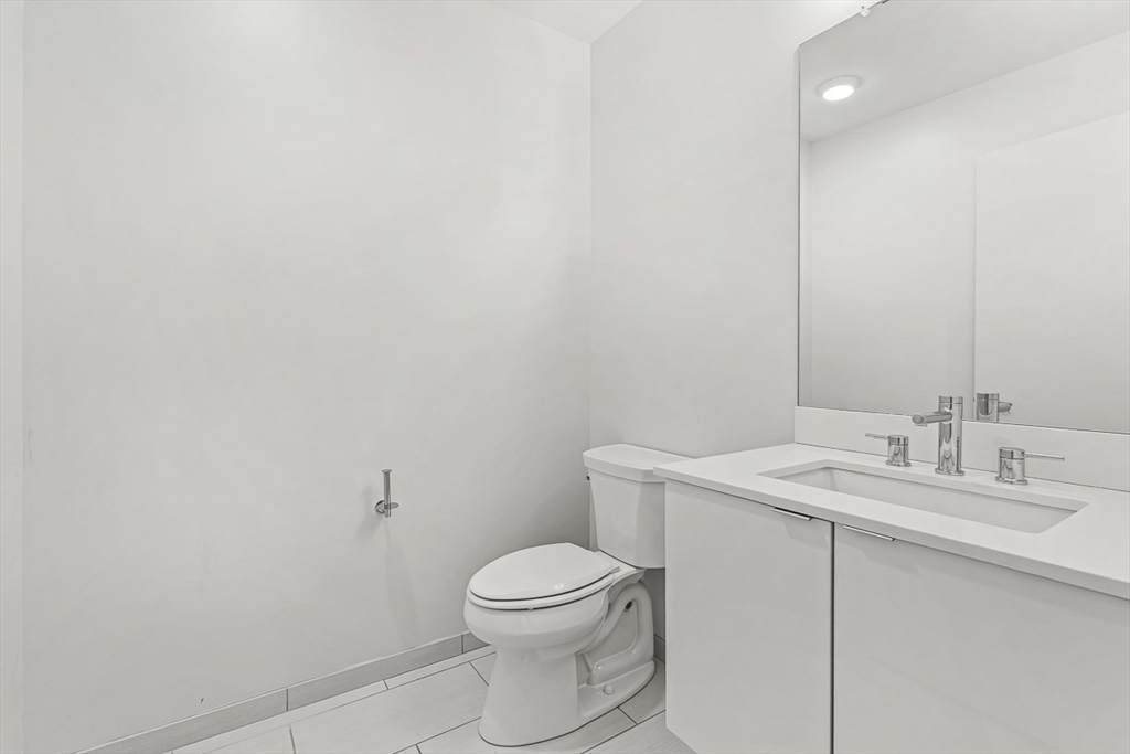 121 Portland St Unit: PH3