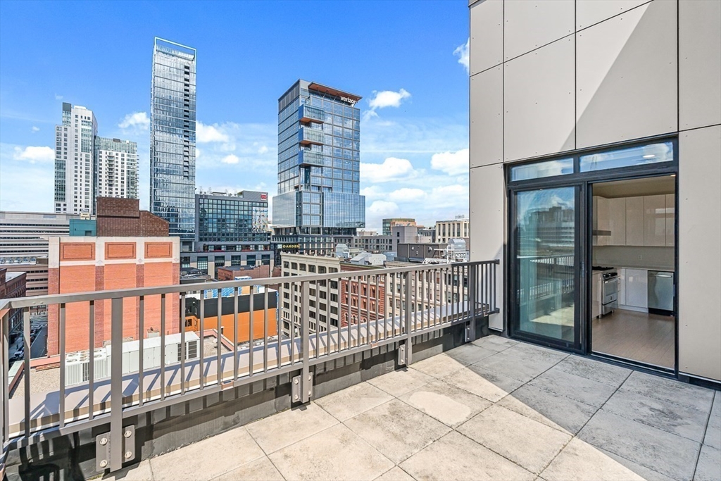 121 Portland St Unit: PH3