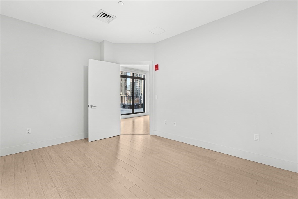 121 Portland St Unit: PH3