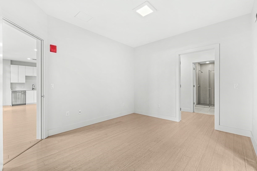 121 Portland St Unit: PH3
