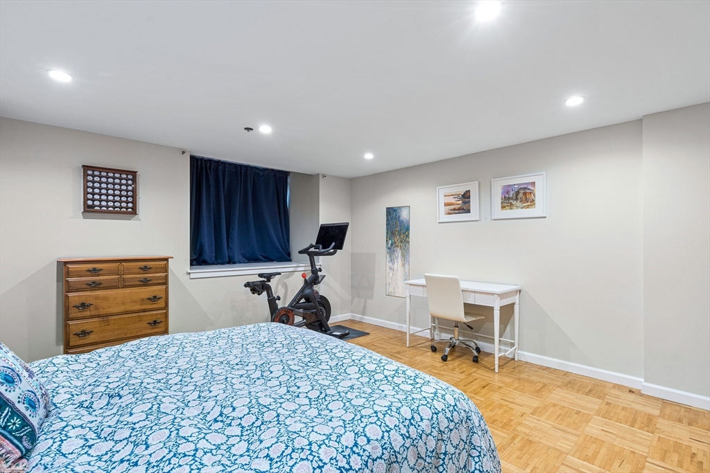 357 Commercial St # 009