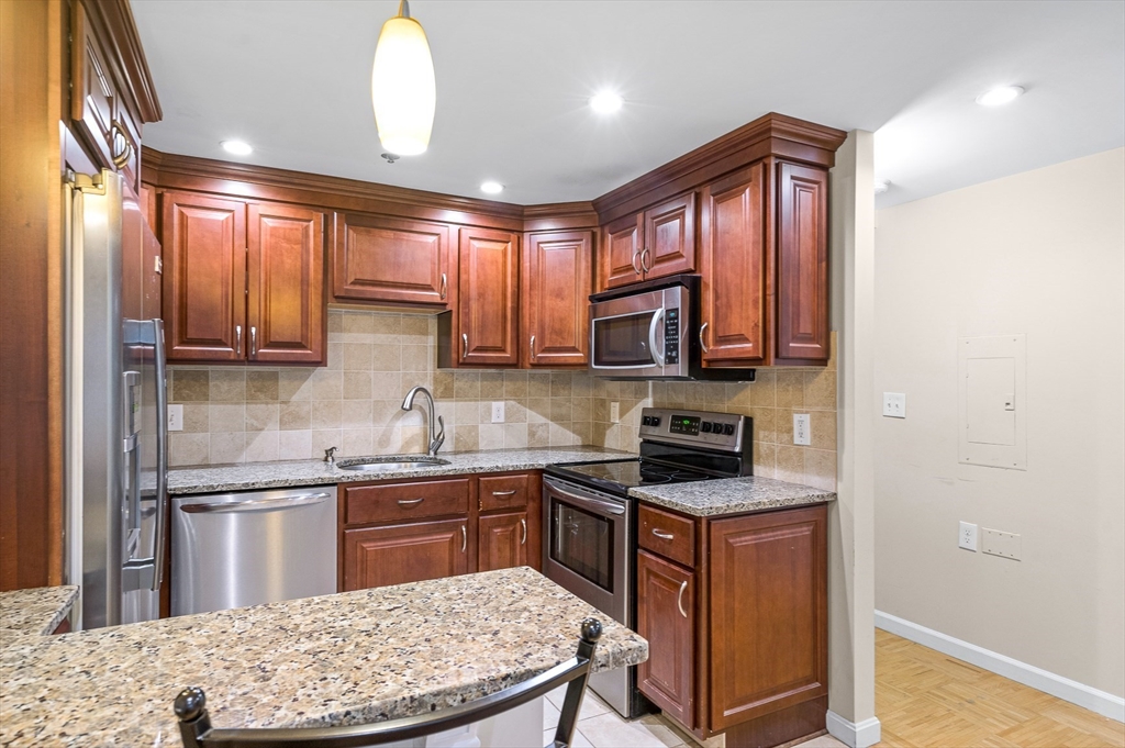 357 Commercial St # 009