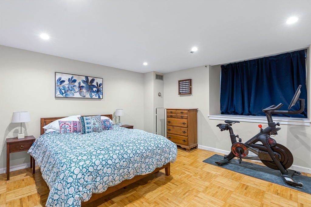 357 Commercial St # 009
