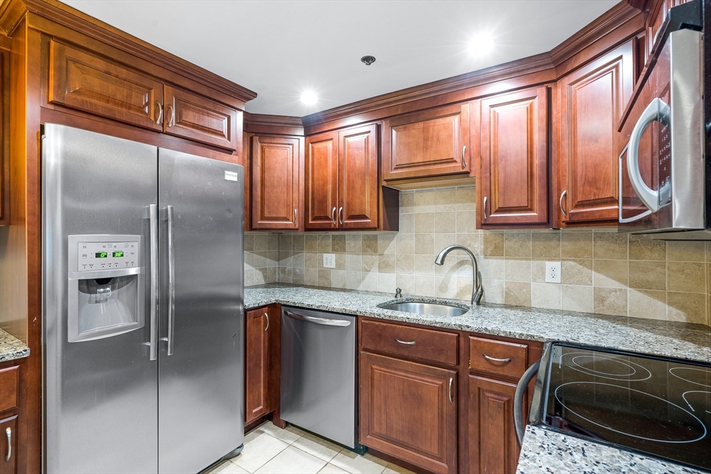 357 Commercial St # 009