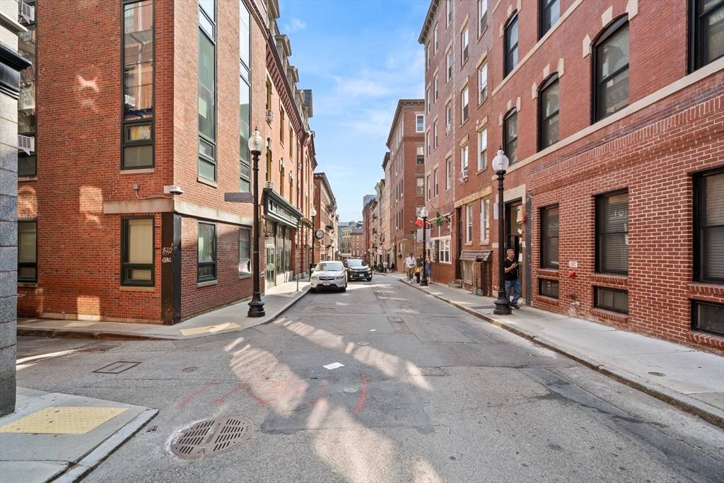 181 Salem Street # 18F