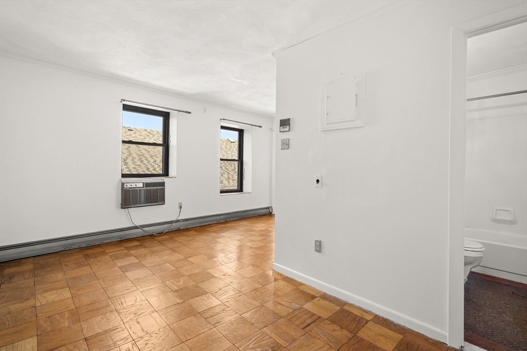 181 Salem Street # 18F