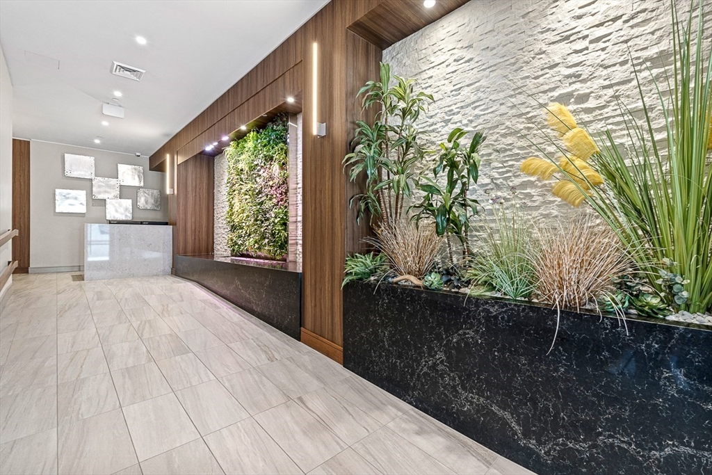 121 Portland St Unit: PH3