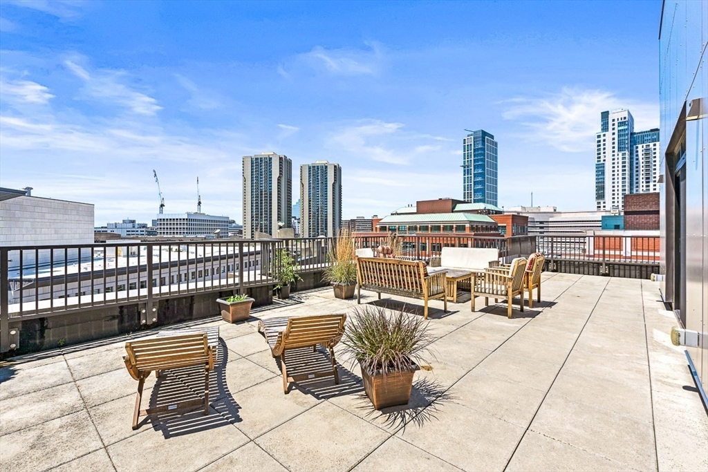 121 Portland St Unit: PH3
