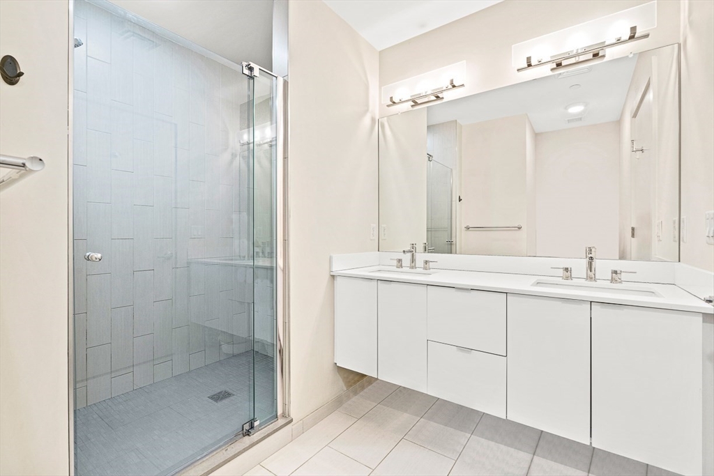 121 Portland St Unit: PH3