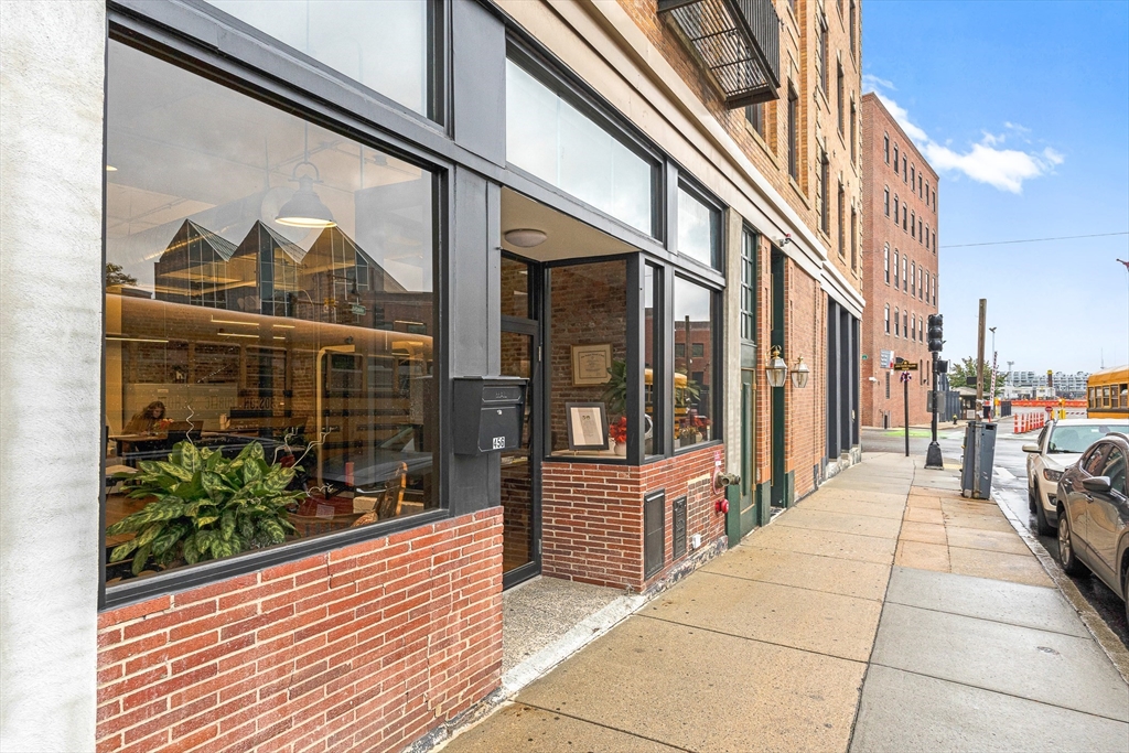 464 Hanover Street # 9A