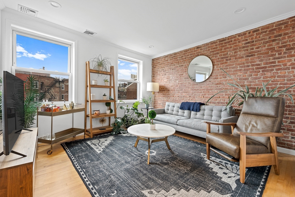 464 Hanover Street # 9A