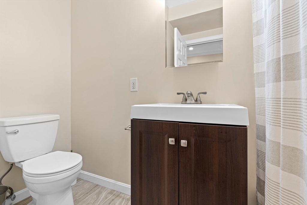 464 Hanover Street # 9A