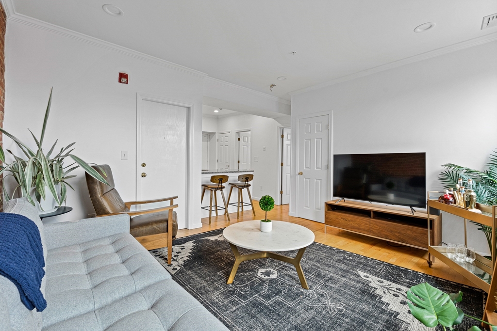 464 Hanover Street # 9A