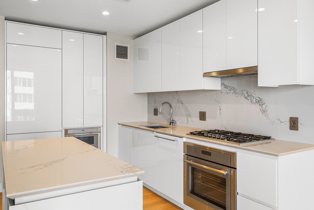 133 Seaport Blvd # 1516
