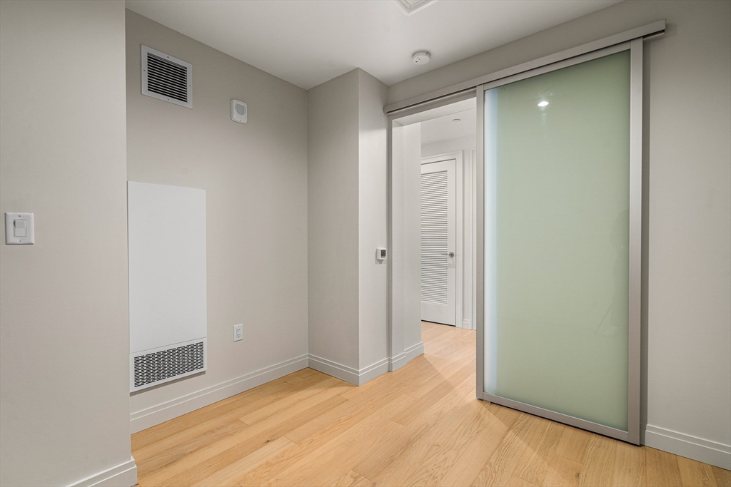 133 Seaport Blvd # 1516