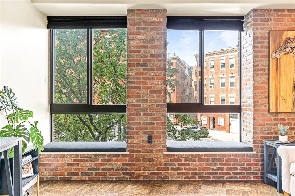 357 Commercial St # 121