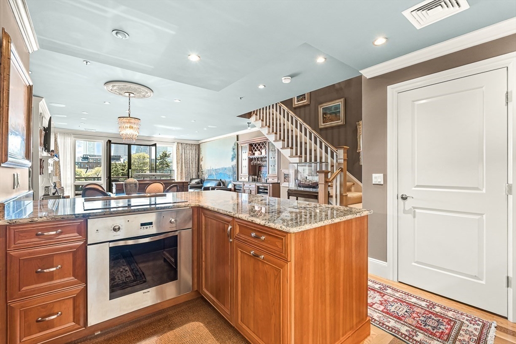 40 Battery St # 305