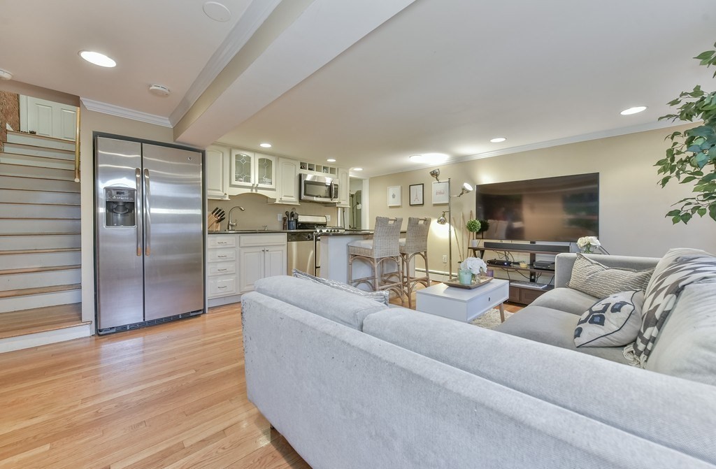 69 Dartmouth St # 1