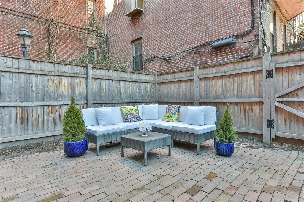 69 Dartmouth St # 1