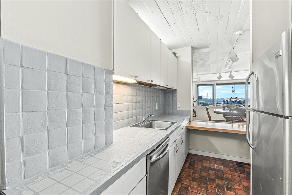 63 Atlantic Ave # 4A, Boston Unit: 4A