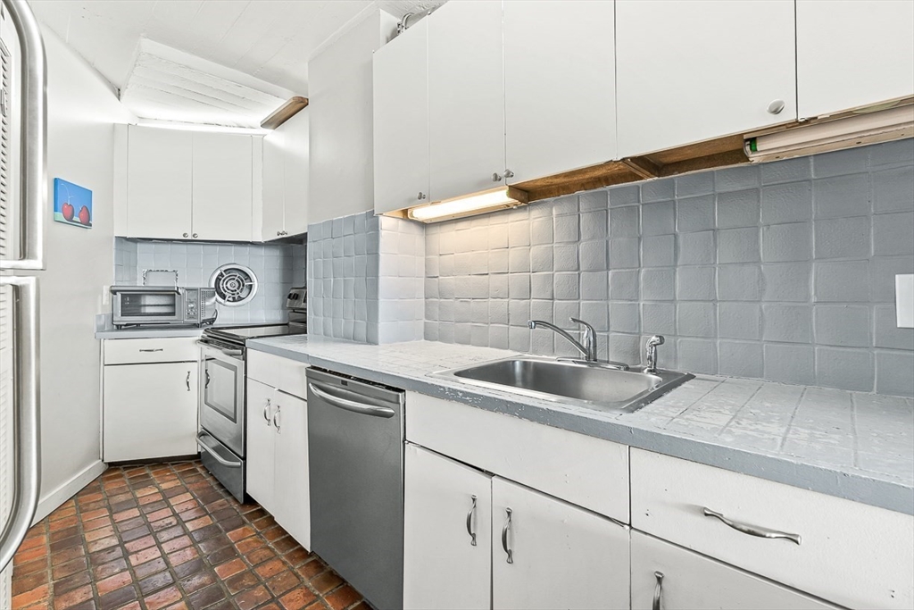 63 Atlantic Ave # 4A, Boston Unit: 4A