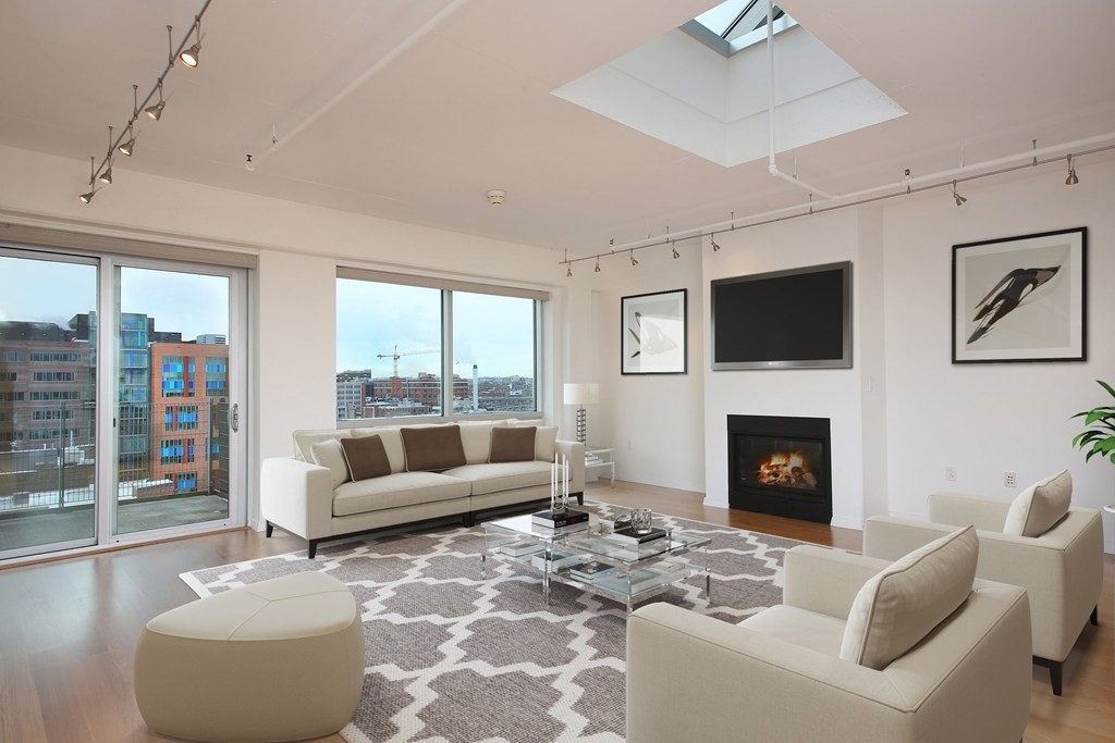 25 Channel Center Unit: PH204