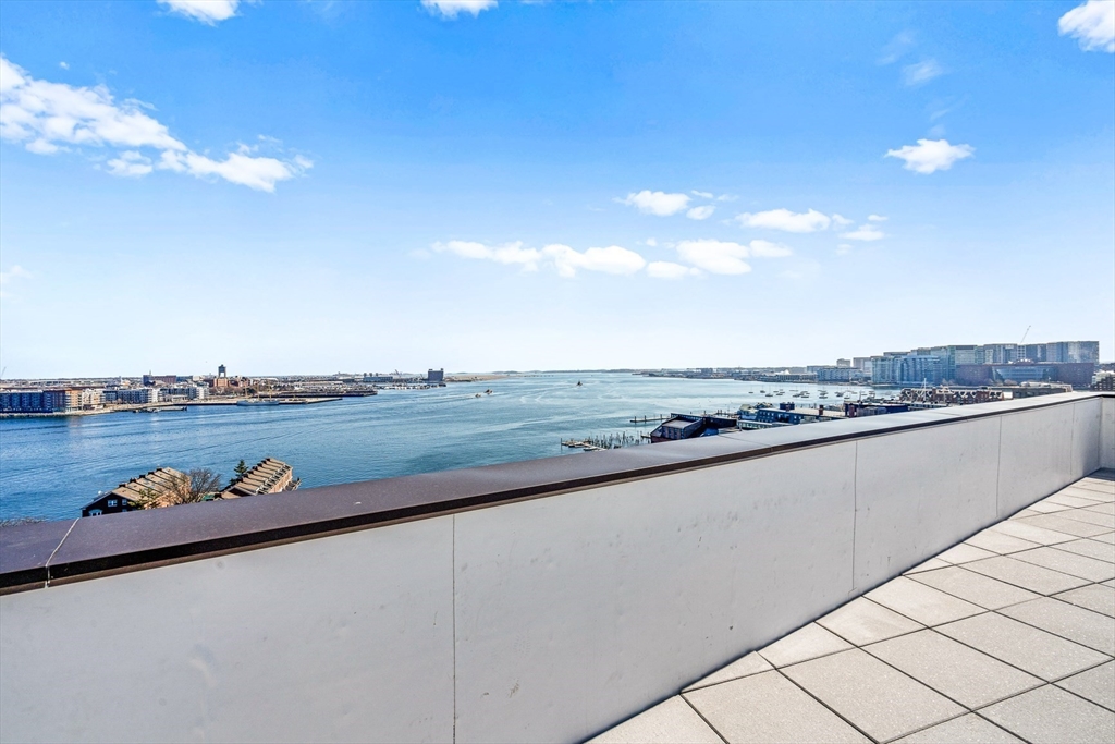 300 Commercial St # 709