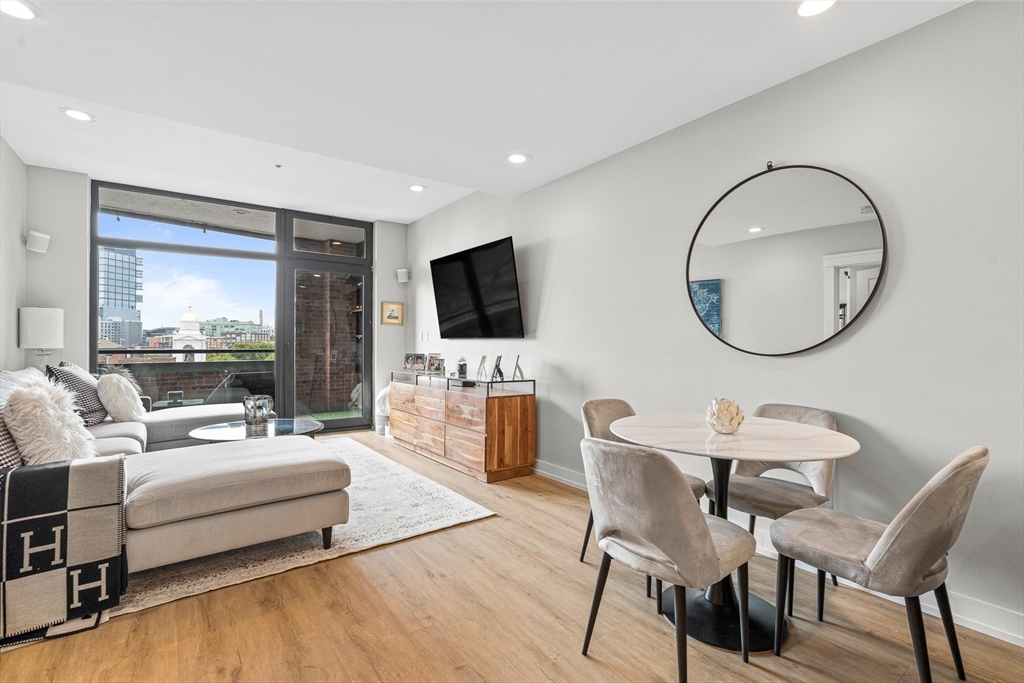 300 Commercial St # 709