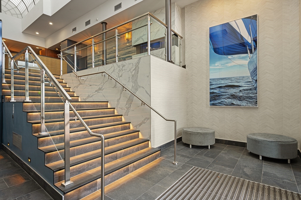 300 Commercial St # 709