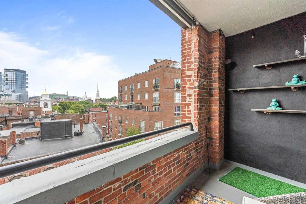 300 Commercial St # 709