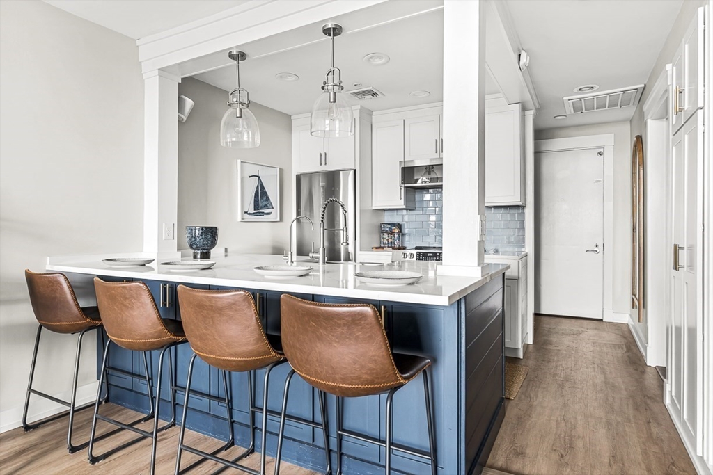 300 Commercial St # 709