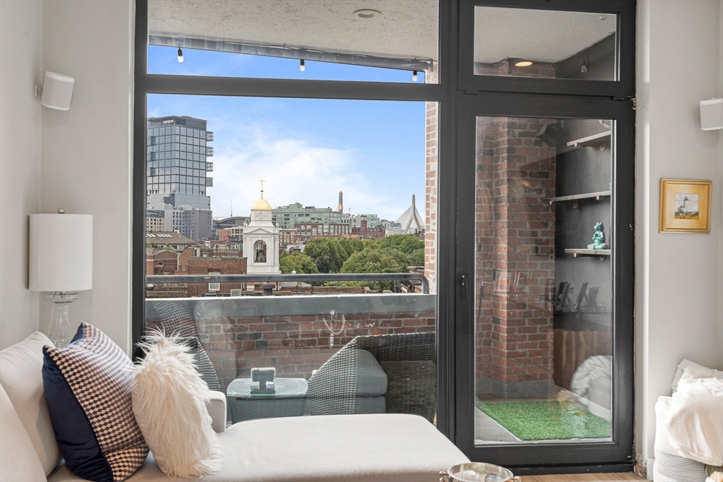 300 Commercial St # 709