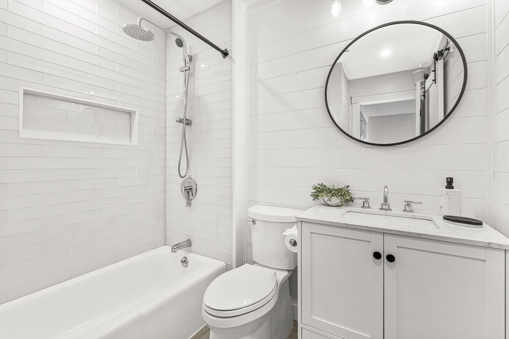 300 Commercial St # 709