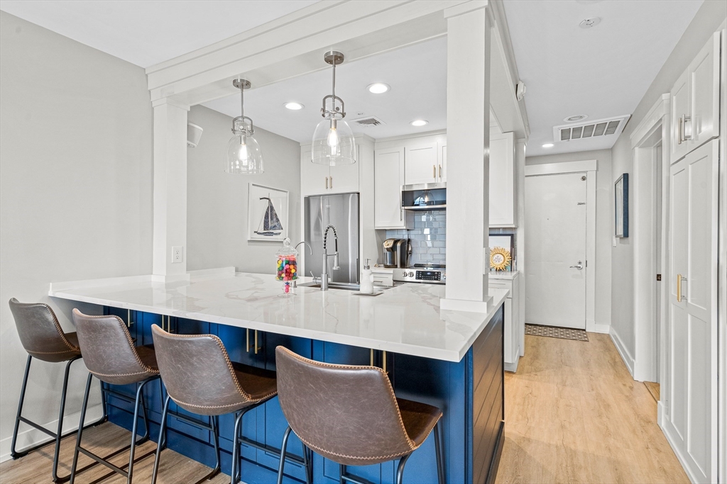 300 Commercial St # 709