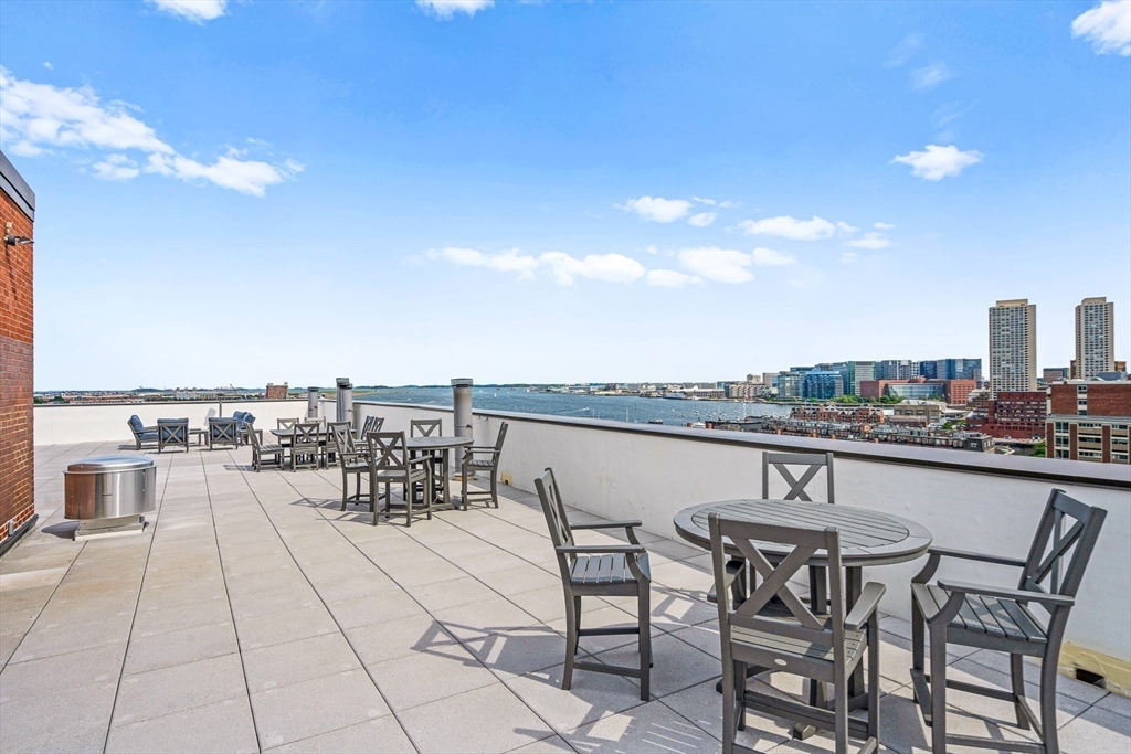 300 Commercial St # 709