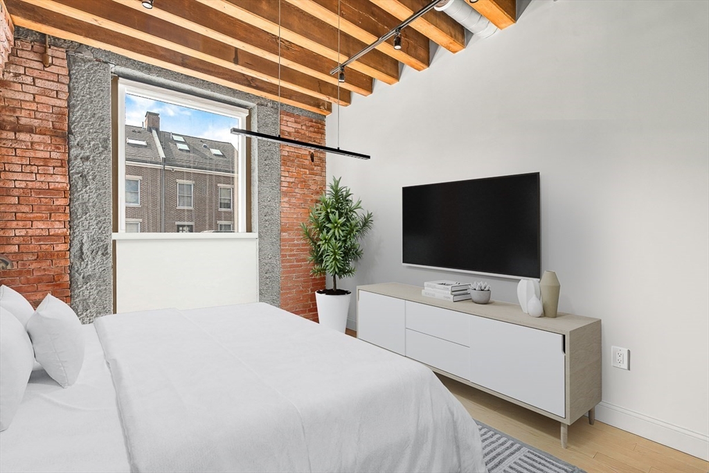 343 Commercial St # 112