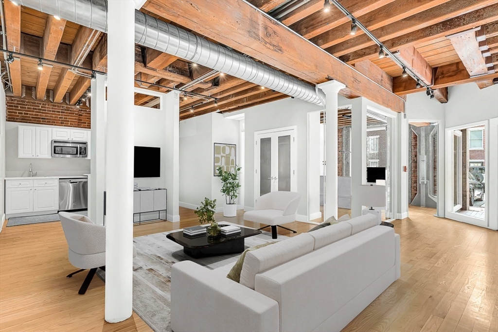 343 Commercial St # 112