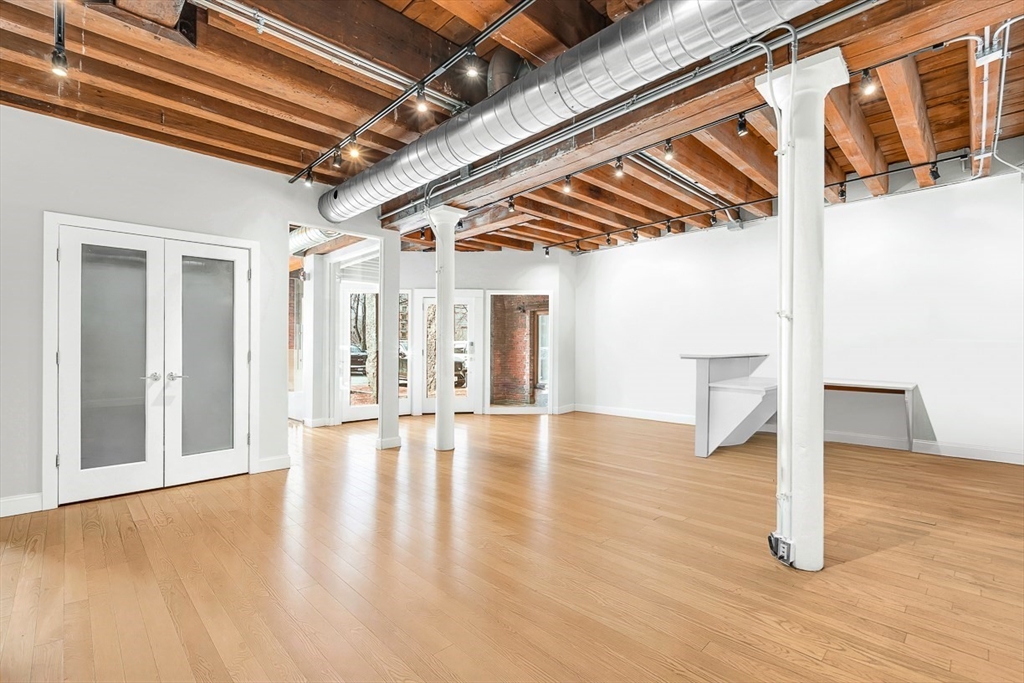 343 Commercial St # 112