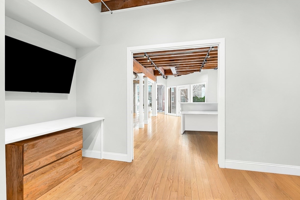 343 Commercial St # 112