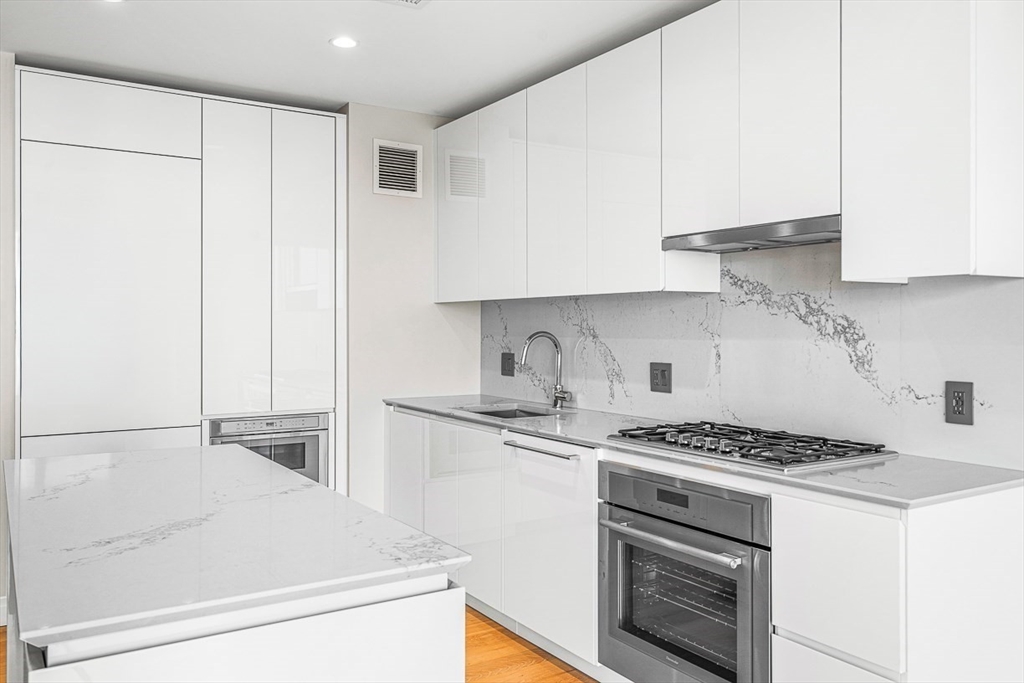 133 Seaport Blvd # 1516