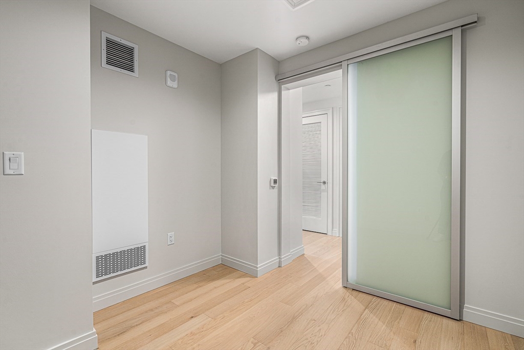 133 Seaport Blvd # 1516